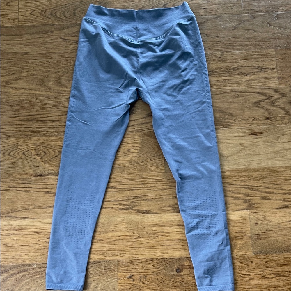 Gymshark Woman’s Sky Blue Leggings - Picture 4 of 5